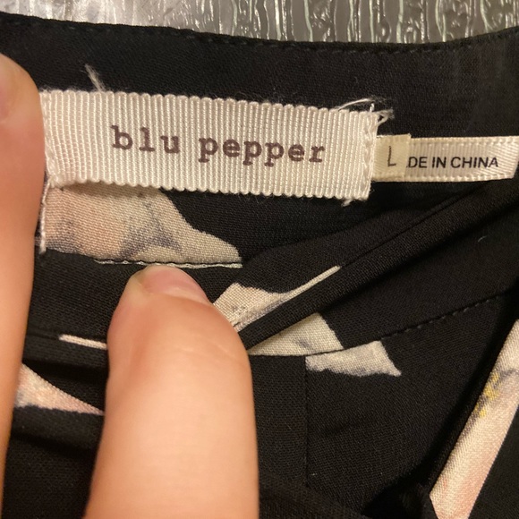 NWOT Blu Pepper Flowy Chiffon Wide Leg Floral Pants - Picture 6 of 7